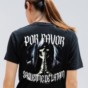 cream-and-black-minimalist-t-shirt-mockup-instagram-post-1 Sáquenme de LATAM